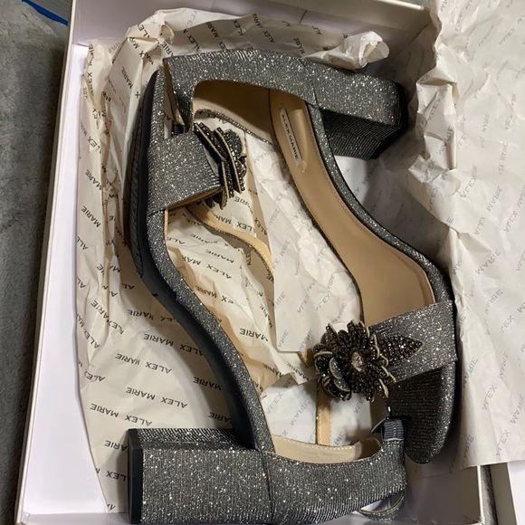 i am selling alexa marie - Picture 1 of 2